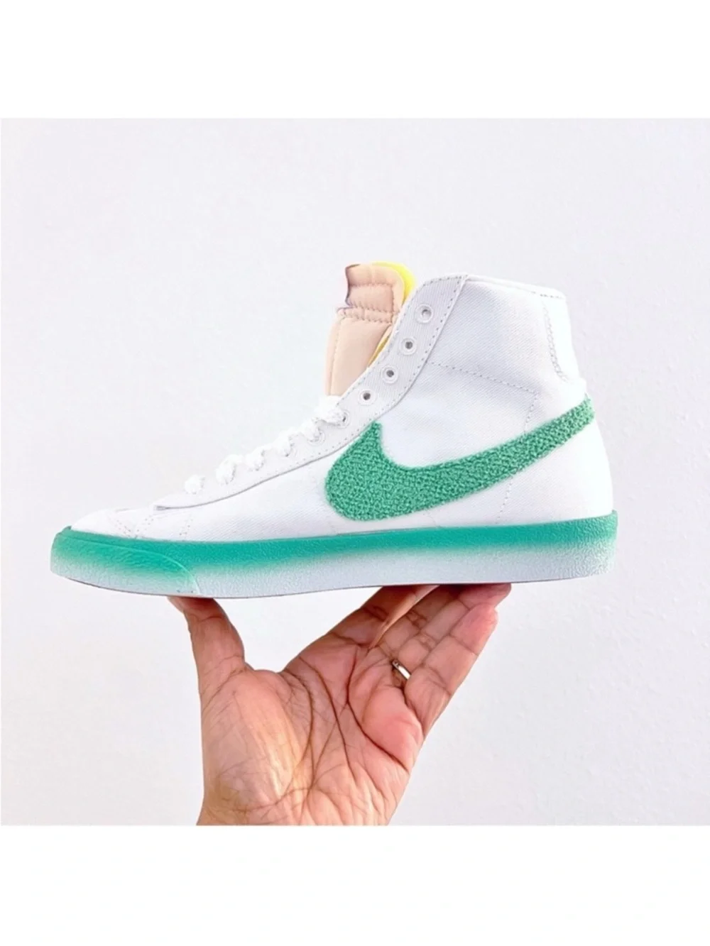 Nike Blazer Mid ‘77 Women’s Sneakers